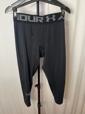 Under Armour Black Performance Compression Capri Leggings